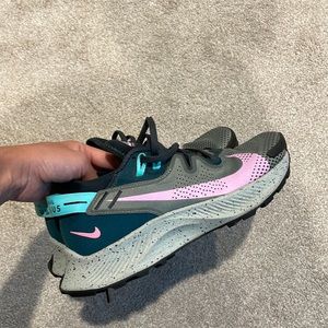 Nike Pegasus Trail Shoes - women’s 6.5